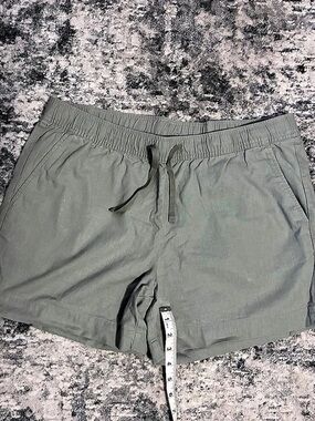 Eddie Bauer Hybrid Shorts Green Large